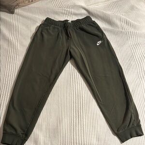 Nike Women’s Mid-Rise Joggers